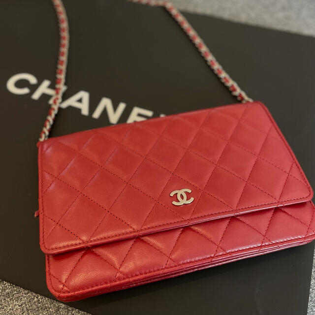 CHANEL(シャネル)マトラッセ チェーンウォレット/赤【美品】