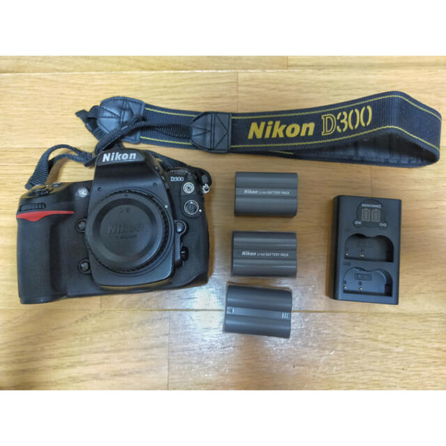 Nikon D300 バッテリー3個付き
