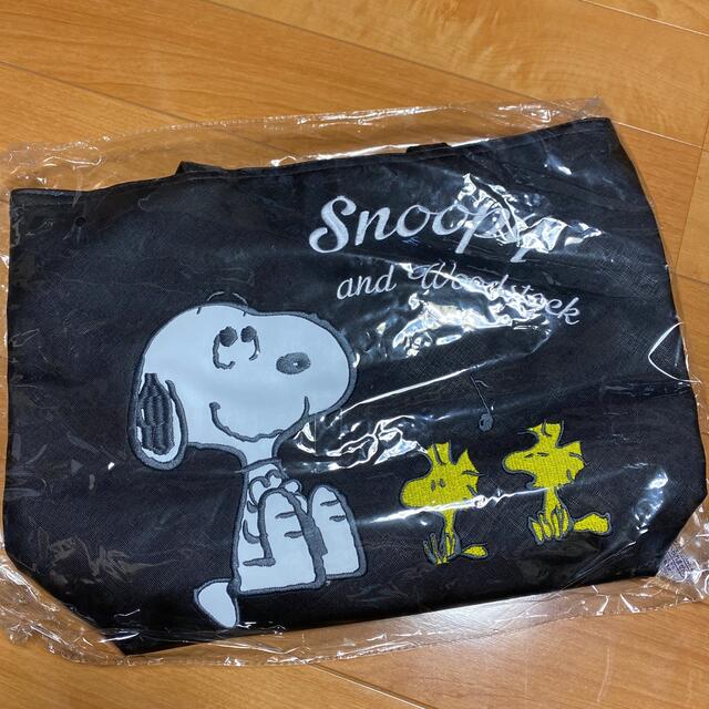 SNOOPY(スヌーピー)のスヌーピー　SNOOPY PU アップリケ　刺繍　トートバッグ レディースのバッグ(トートバッグ)の商品写真