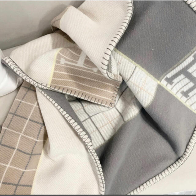 HERMES - (新品)最新作 エルメス ブランケット 毛布 膝掛け HERMES - (新品)最新作 エルメス ブランケット 毛布 膝掛け