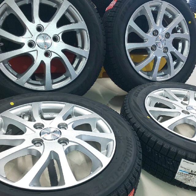 送料無料！新品ブリヂストンVRX2 155/65R14×新品阿部商会14インチ 自動車/バイクの自動車(タイヤ・ホイールセット)の商品写真