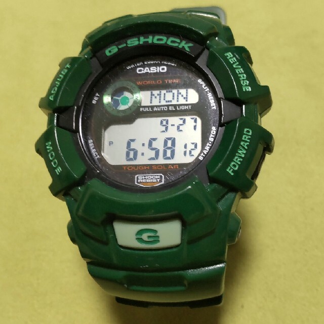 G-SHOCK(ジーショック)のG-SHOCK グリーンカラ―ズ タフソ―ラ― G2300GR   メンズの時計(腕時計(デジタル))の商品写真