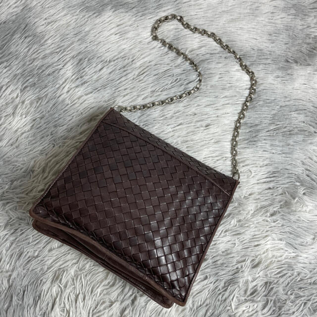 Bottega Veneta(ボッテガヴェネタ)の●美品●BOTTEGA VENETAボッテガヴェネタ　チェーンショルダーバッグ レディースのバッグ(ショルダーバッグ)の商品写真