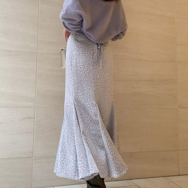 SNIDEL(スナイデル)のSNIDEL ハイウェストマーメイドプリントスカート レディースのスカート(ロングスカート)の商品写真