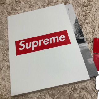 シュプリーム(Supreme)のSupreme (Vol 2) "Red"(ファッション)