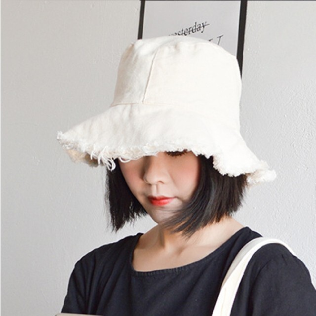 バケットハット　男女兼用　アイボリー レディースの帽子(ハット)の商品写真