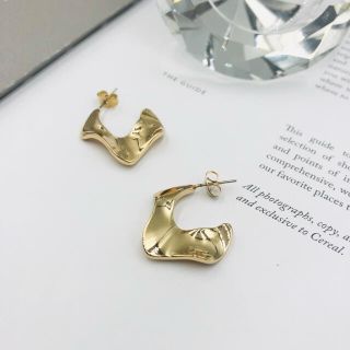 イエナ(IENA)の350◇New ウェーブ デザイン ニュアンス ピアス ゴールド(ピアス)