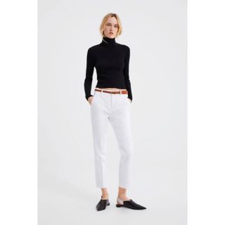 ザラ(ZARA)の【新品タグ付き】ZARA チノパン ホワイト WFHや買い出しにピッタリ(チノパン)