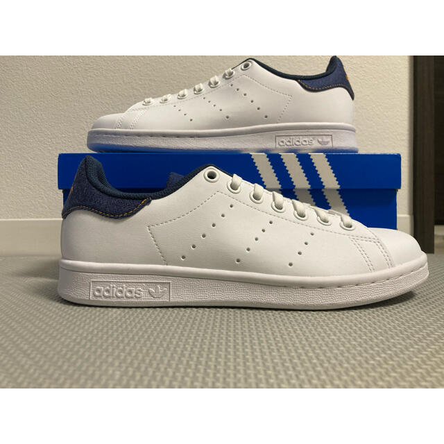 adidas(アディダス)のアディダス　スタンスミスJ　デニム　ブルー　ホワイト　24cm 新品　未使用 レディースの靴/シューズ(スニーカー)の商品写真