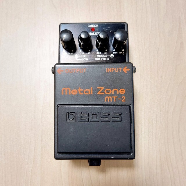 BOSS(ボス)のBOSS metal zone mt-2　ボス メタルゾーン エフェクター 楽器のギター(エフェクター)の商品写真