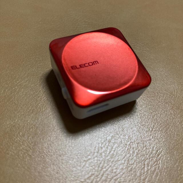 ELECOM(エレコム)のエレコム　Bluetoothレシーバー　レッド　LBT-PAR01AVRD スマホ/家電/カメラのオーディオ機器(ヘッドフォン/イヤフォン)の商品写真