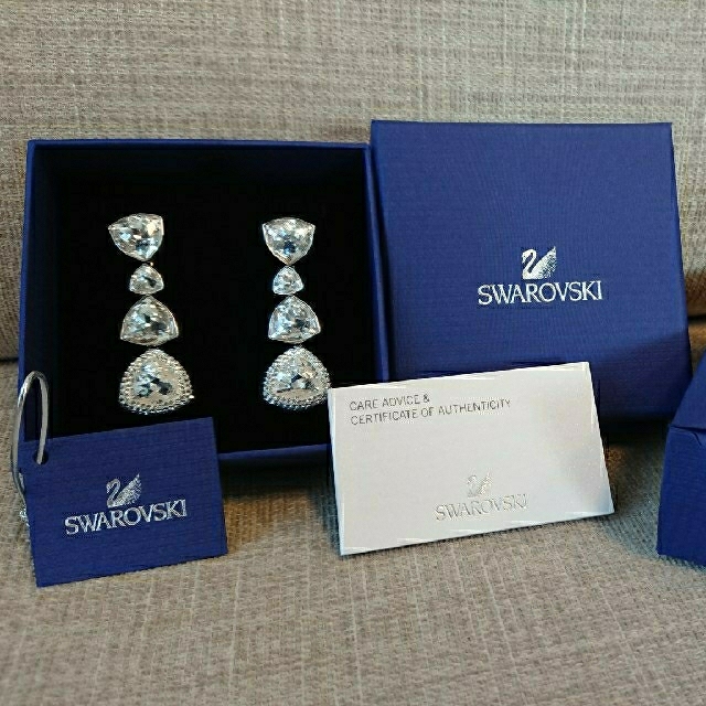 SWAROVSKI - キラキラ様【正規品】SWAROVSKI スワロフスキー ピアス 未