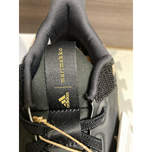 adidas(アディダス)の新品　アディダス　マリメッコ　スニーカー　ジュニア メンズの靴/シューズ(スニーカー)の商品写真
