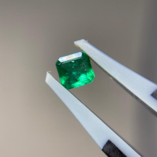 エメラルド 0.397ct ルース