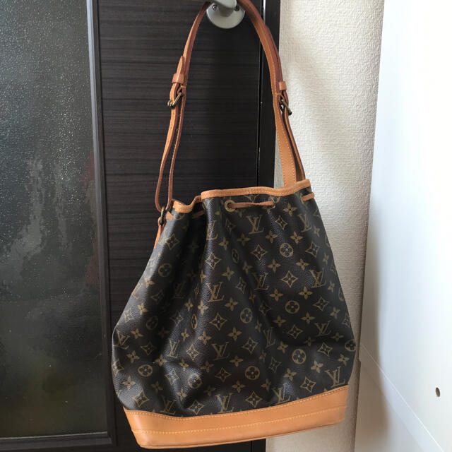 LOUIS VUITTON(ルイヴィトン)の美品　訳あり　ルイヴィトン　モノグラム　巾着　ノエ　ワンショルダーバッグ レディースのバッグ(ショルダーバッグ)の商品写真