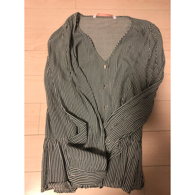 ZARA(ザラ)の美品　ZARA ストライプ　ペプラム　トップス　ブラウス レディースのトップス(シャツ/ブラウス(長袖/七分))の商品写真