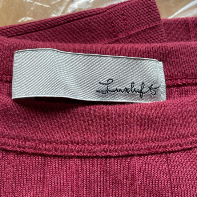 luxluft ルクスルフト  トップス　レッド　半袖　コットン100% レディースのトップス(Tシャツ(半袖/袖なし))の商品写真