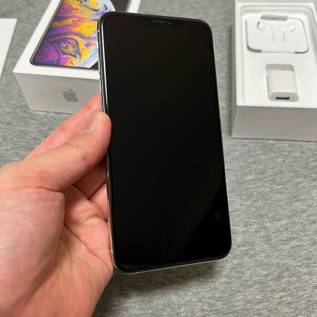 iPhone Xs Max 256GB シルバー au SIMロック解除済み iPhone Xs Max 256GB シルバー au SIMロック解除済み