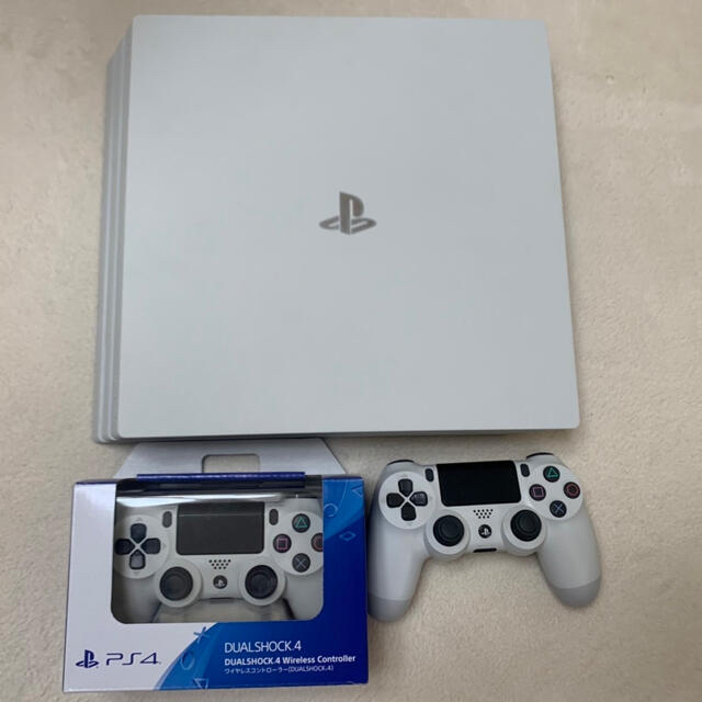 PlayStation4(プレイステーション4)のPlayStation4 Pro 1TB本体CUH-7200CB02 エンタメ/ホビーのゲームソフト/ゲーム機本体(家庭用ゲーム機本体)の商品写真