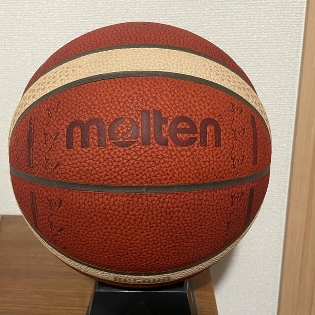 molten(モルテン)のバスケットボール　天然皮革　試合球 スポーツ/アウトドアのスポーツ/アウトドア その他(バスケットボール)の商品写真