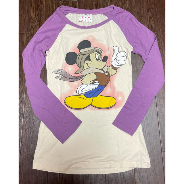 Disney(ディズニー)のミッキーマウス　Tシャツ　from Hong Kong  レディースのトップス(Tシャツ(長袖/七分))の商品写真