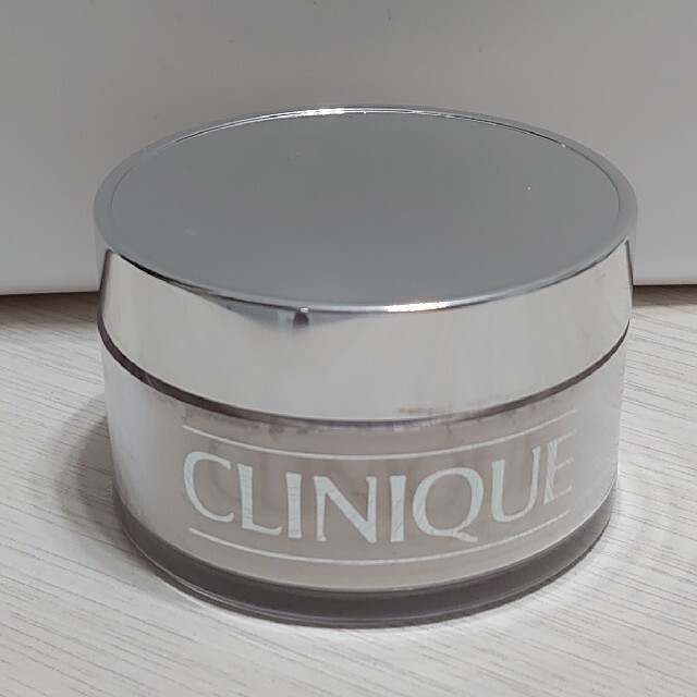 CLINIQUE(クリニーク)の【miyy様専用】クリニーク スーパーブレンデッド フェース パウダー 05 コスメ/美容のベースメイク/化粧品(フェイスパウダー)の商品写真