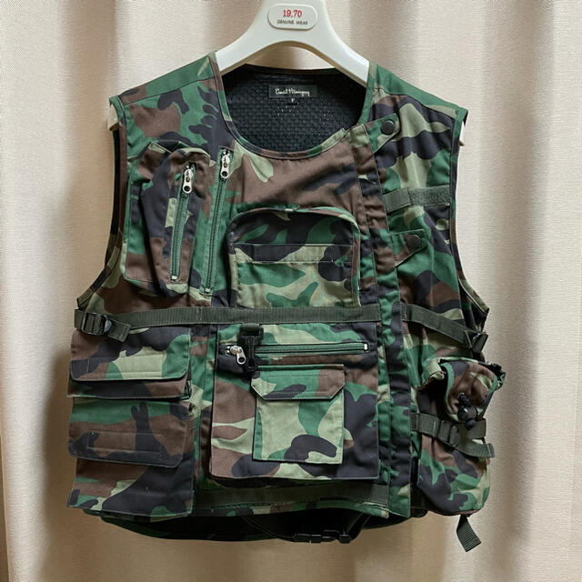 DESCENTE(デサント)のアーネスト・ヘミングウェイ　ミリタリーベスト　ジレ　デサント製 メンズのトップス(ベスト)の商品写真