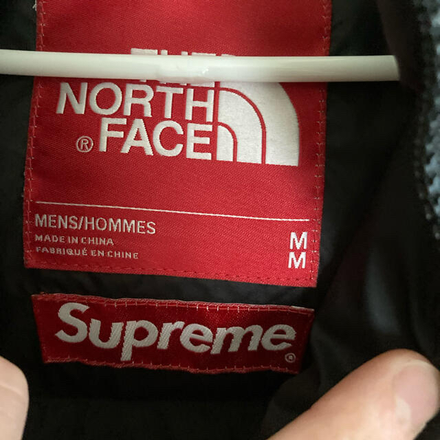 Supreme(シュプリーム)のNORTH FACE supreme マウンテン　ヌプシ　枯葉 メンズのジャケット/アウター(ダウンジャケット)の商品写真