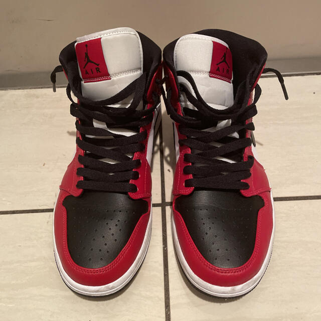 NIKE(ナイキ)の本日限定値下 JORDAN 1 MID CHICAGO BLACK TOE メンズの靴/シューズ(スニーカー)の商品写真