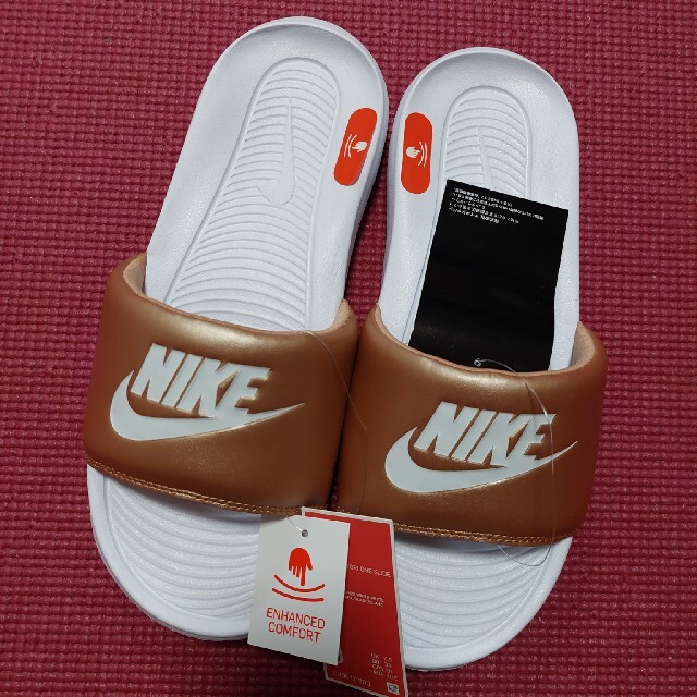 NIKE　スライドサンダル