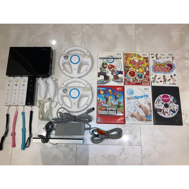 Wii(ウィー)のWii本体　ソフト6本セット エンタメ/ホビーのゲームソフト/ゲーム機本体(家庭用ゲーム機本体)の商品写真