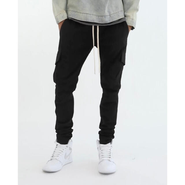 FEAR OF GOD(フィアオブゴッド)のmnml CARGO DRAWCORD II PANTS XS メンズのパンツ(ワークパンツ/カーゴパンツ)の商品写真