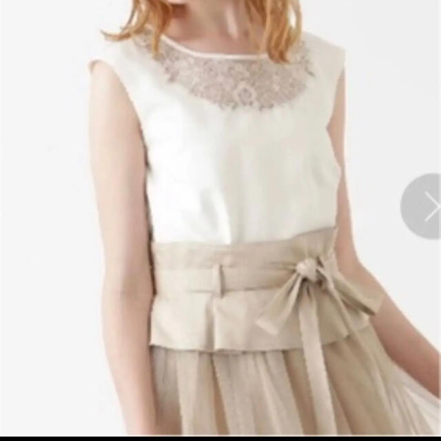 JILLSTUART(ジルスチュアート)のフラワーカットソー CHALK JILLSTUART(ジル スチュアート) レディースのトップス(カットソー(半袖/袖なし))の商品写真