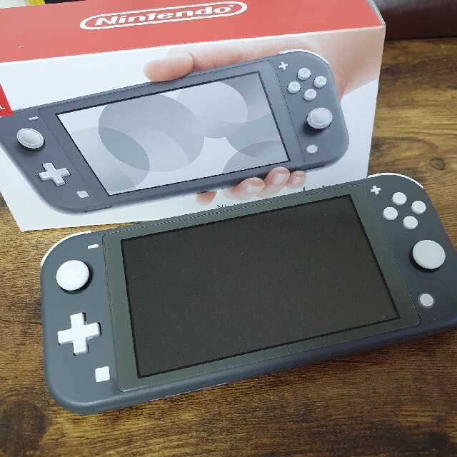 Nintendo Switch Lite グレー エンタメ/ホビーのゲームソフト/ゲーム機本体(家庭用ゲーム機本体)の商品写真