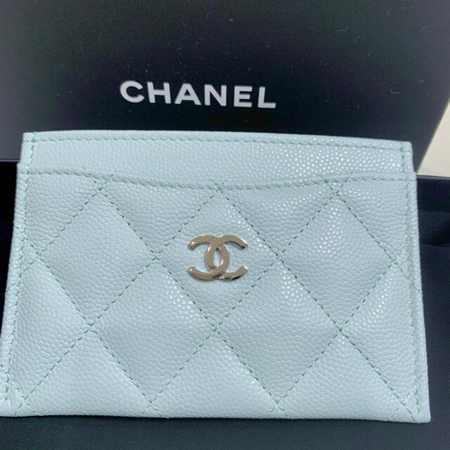 CHANEL(シャネル)の【取引中】2021AW最新作 新品 CHANEL カードケース レディースのファッション小物(名刺入れ/定期入れ)の商品写真