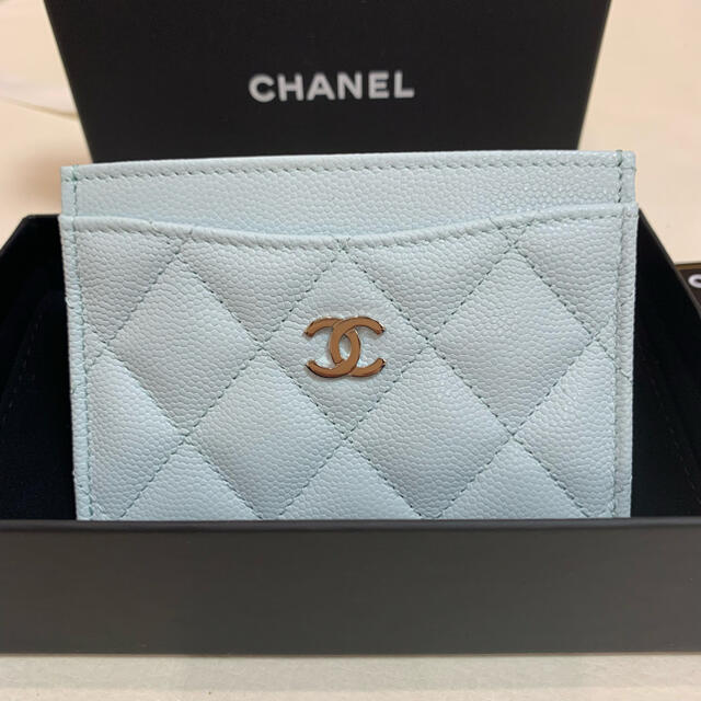 CHANEL(シャネル)の【取引中】2021AW最新作 新品 CHANEL カードケース レディースのファッション小物(名刺入れ/定期入れ)の商品写真