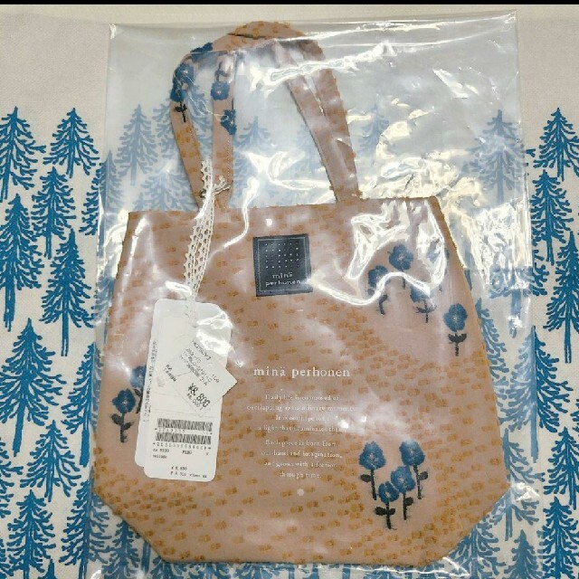 mina perhonen(ミナペルホネン)のミナペルホネン  松屋限定 ランチトートバッグ ballade レディースのバッグ(トートバッグ)の商品写真