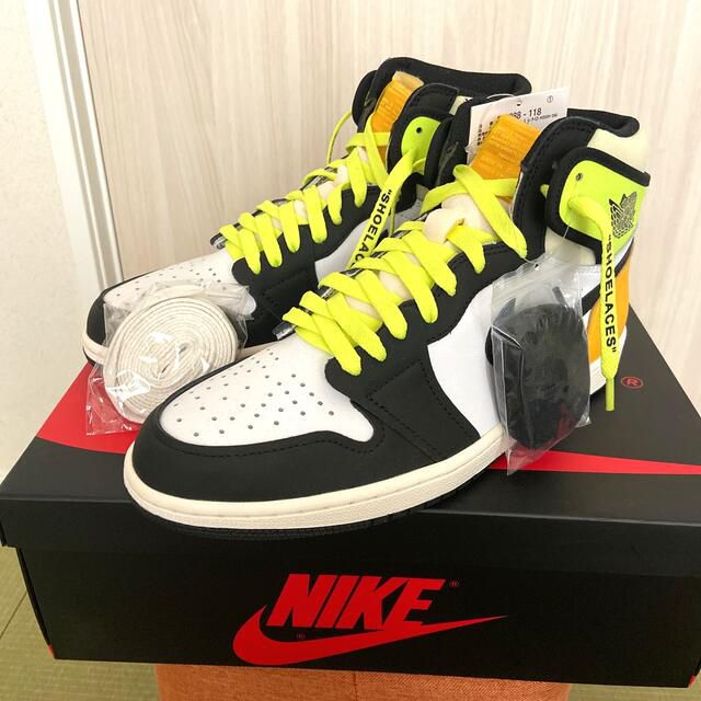 NIKE(ナイキ)のNIKE AIR JORDAN 1 HIGH OG "VOLT GOLD" メンズの靴/シューズ(スニーカー)の商品写真