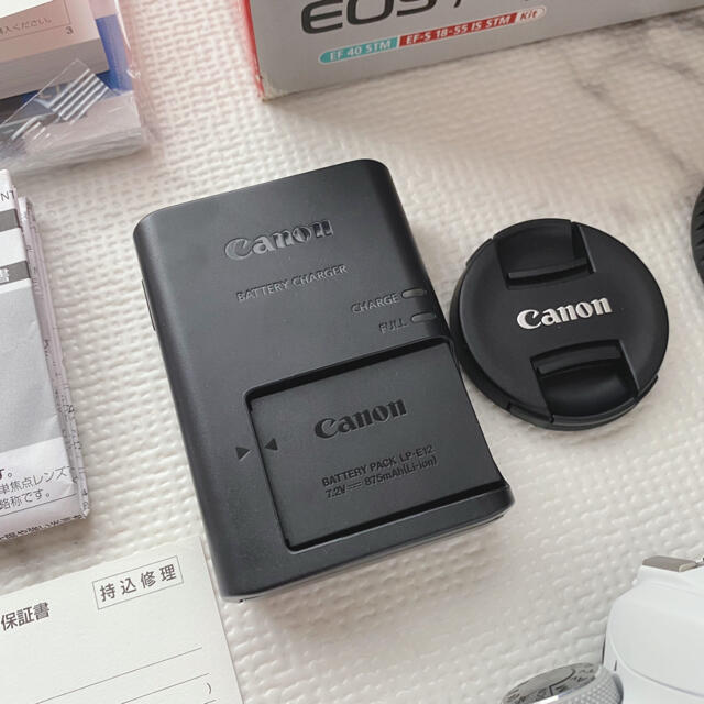 Canon(キヤノン)のcanon eos kiss x7ホワイト スマホ/家電/カメラのカメラ(デジタル一眼)の商品写真