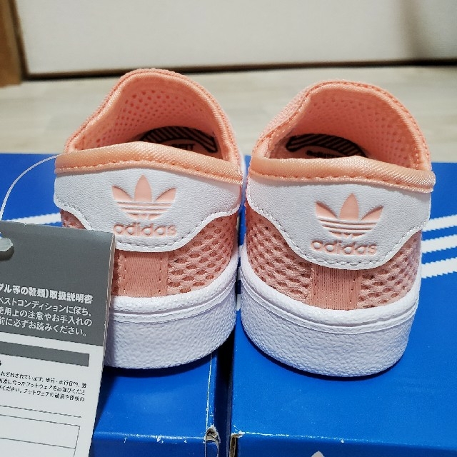 adidas(アディダス)のadidasスニーカー14cm キッズ/ベビー/マタニティのベビー靴/シューズ(~14cm)(スニーカー)の商品写真