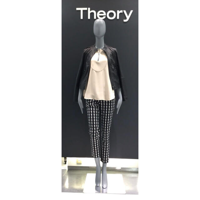 theory(セオリー)のTheory レザーライダースジャケット 定価約10万円 レディースのジャケット/アウター(ライダースジャケット)の商品写真