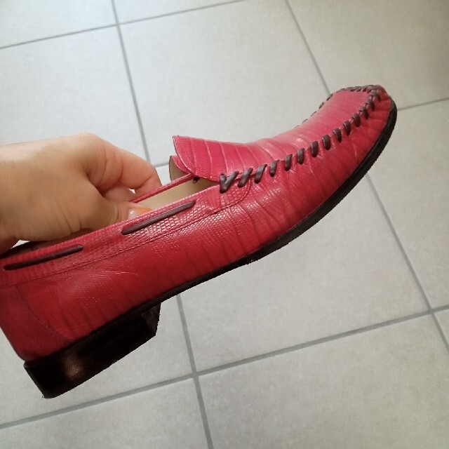 Enzo Angiolini(エンゾーアンジョリーニ)のENZO ANGIOLINI エンゾーアンジョリーニ  赤 ローファー レディースの靴/シューズ(ローファー/革靴)の商品写真