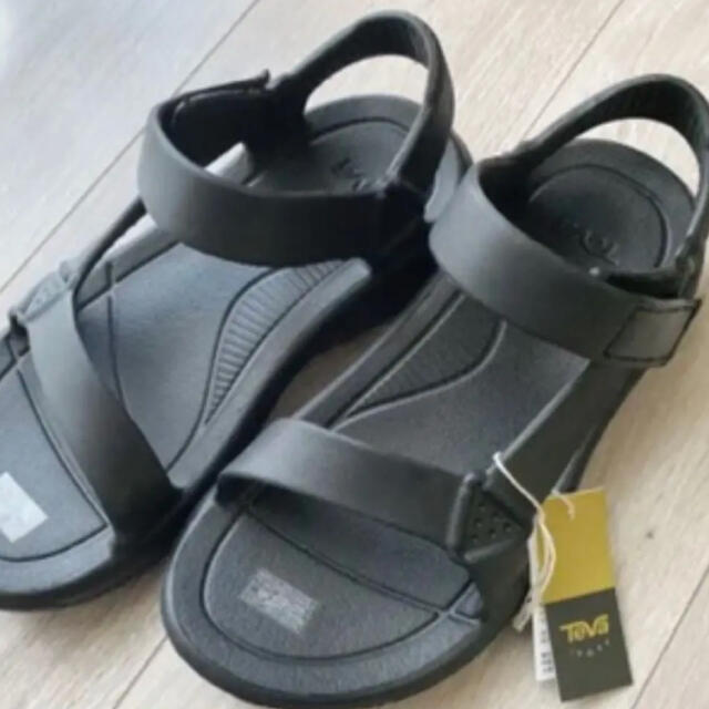 Teva(テバ)の【新品】tevaハリケーンサンダル22㎝♡お値下げ レディースの靴/シューズ(サンダル)の商品写真