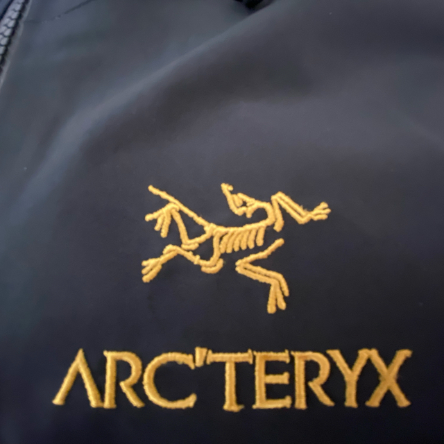 ARC'TERYX(アークテリクス)のあいうえお様専用　アルファSV サイズXS 24Kブラック　カナダ製 メンズのジャケット/アウター(マウンテンパーカー)の商品写真