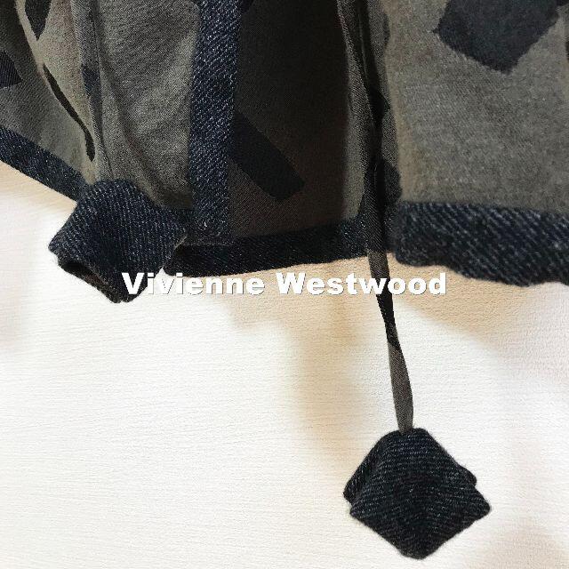 Vivienne Westwood(ヴィヴィアンウエストウッド)の【Vivienne Westwood】ORBボタン マント ショートコート レディースのジャケット/アウター(その他)の商品写真