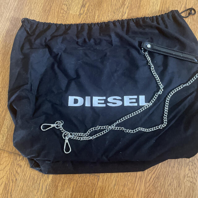 DIESEL(ディーゼル)のDIESEL ハンドバッグ ショルダーバッグ レディース バケッタレザー レディースのバッグ(ショルダーバッグ)の商品写真