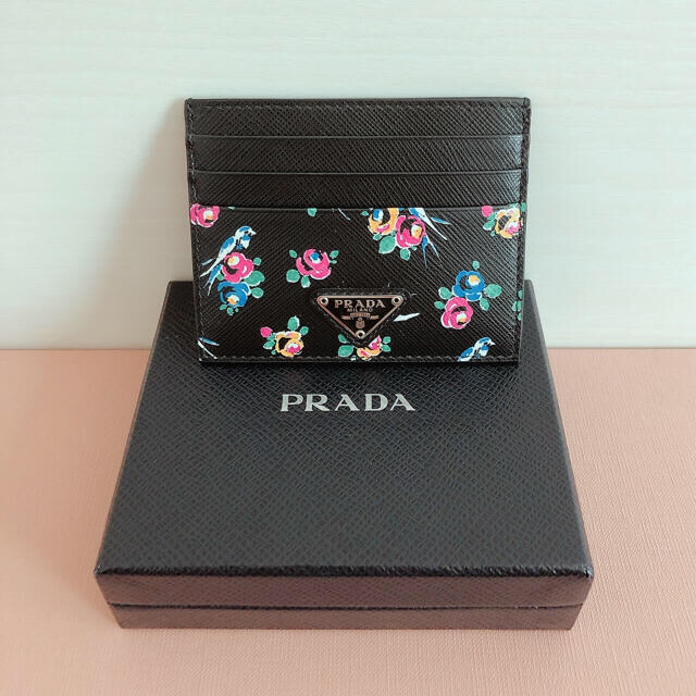 PRADA - プラダ カードケース パスケース 定期入れ 極美品の通販 by