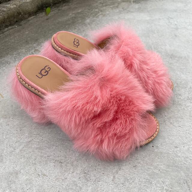 美品 UGG  W FLUFFITA PINK ファー/ 厚底