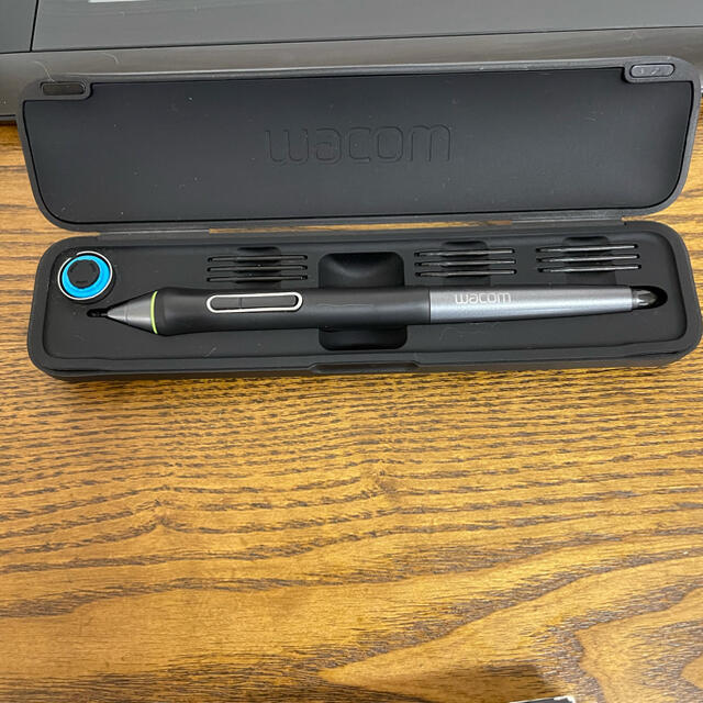 Wacom(ワコム)のWACOM DTK-1300/K0-DX 液晶ペンタブレット スマホ/家電/カメラのPC/タブレット(PC周辺機器)の商品写真