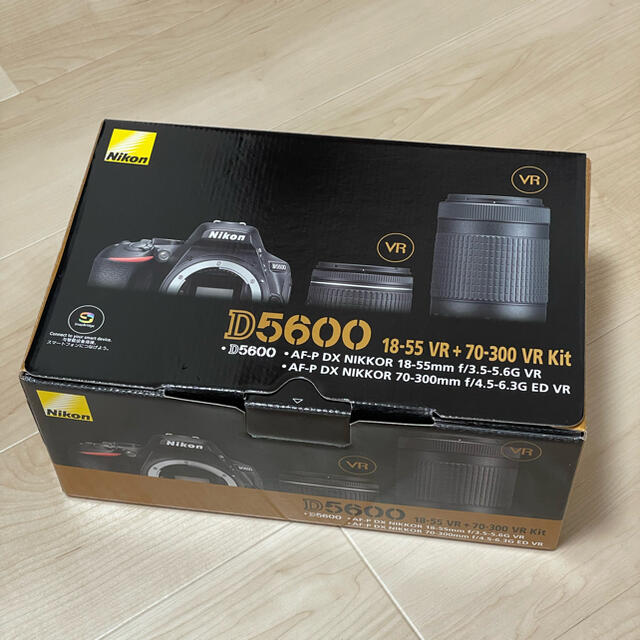 新品　Nikon ニコン　D5600 ダブルズームキット　一眼レフ　SDカード